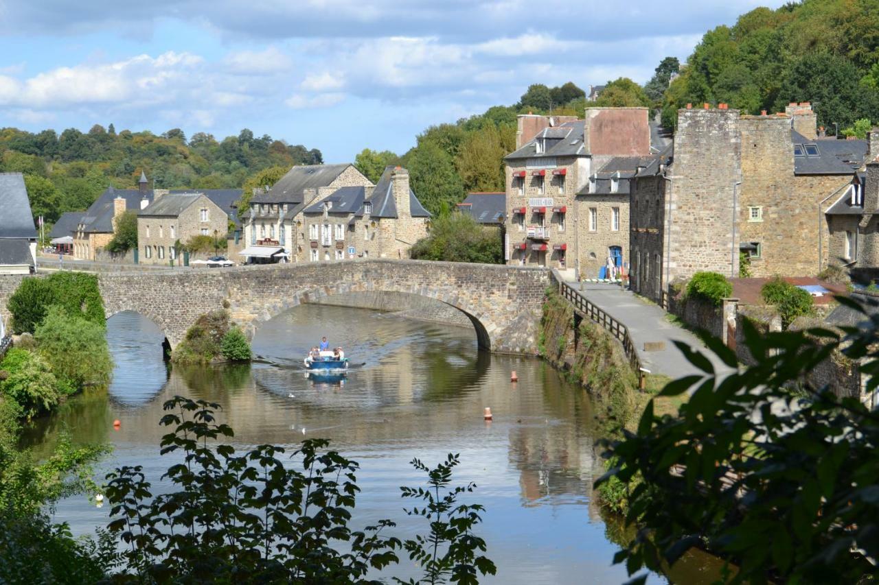 Vue Sur Le Port De Dinan Apartment Bagian luar foto