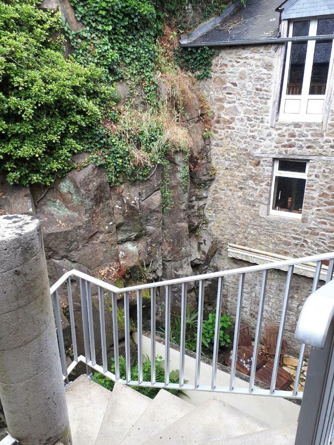 Vue Sur Le Port De Dinan Apartment Bagian luar foto